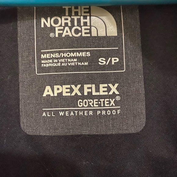 The north face all weather jacket (men’s small) - Picture 6 of 8